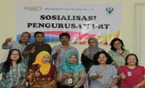 Para Peserta Berfoto Bersama Narasumber